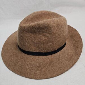 hinge Hats for Women on Sale up to 90% Off: Poshmark display picture 3